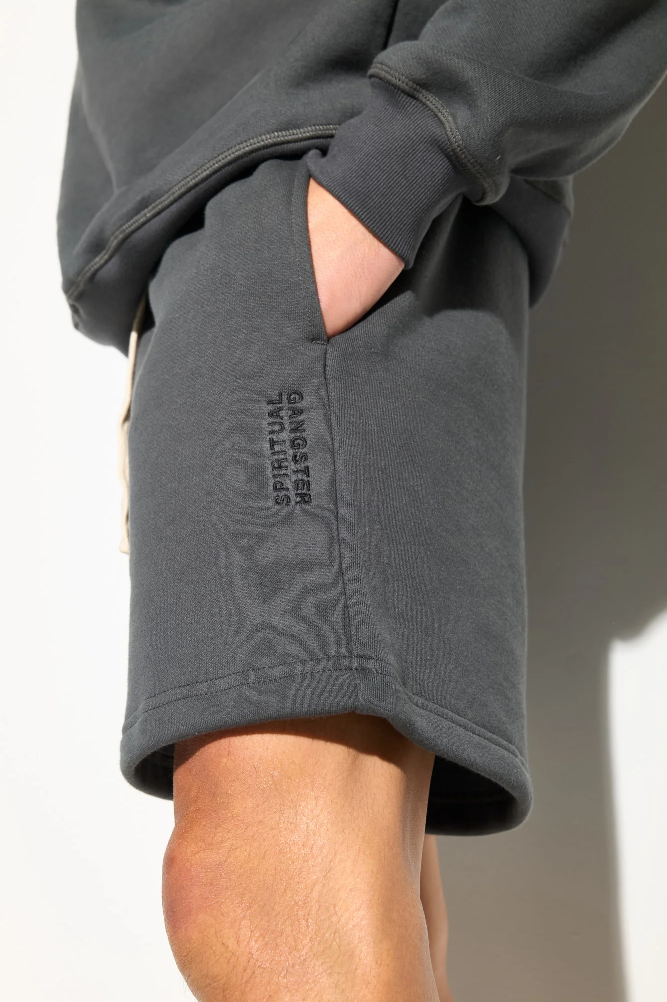 SG Logo Bixby Sweatshort - Image 5