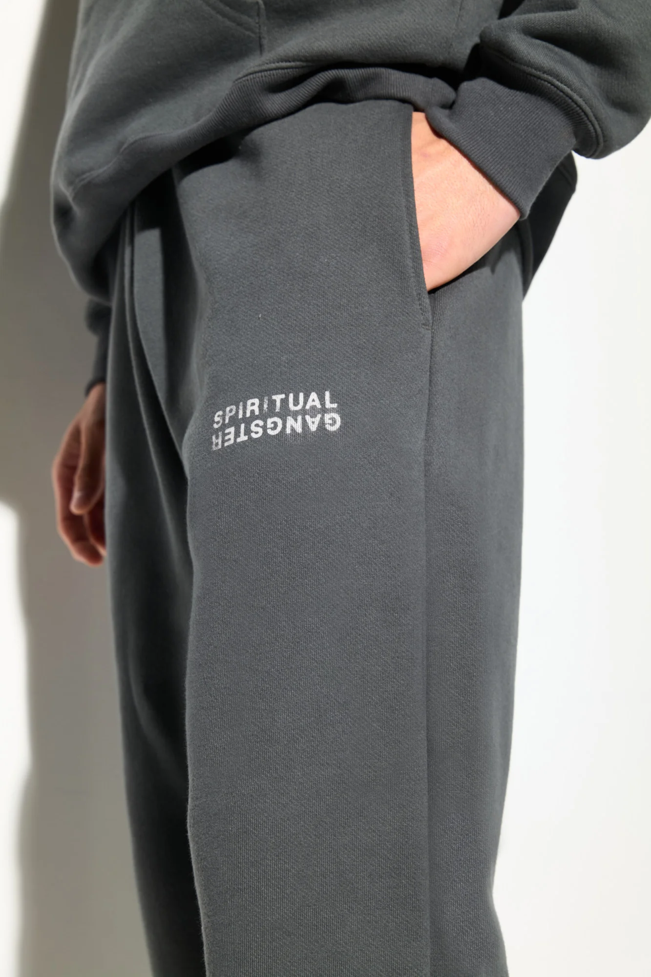 SG Logo Ian Sweatpant - Image 6