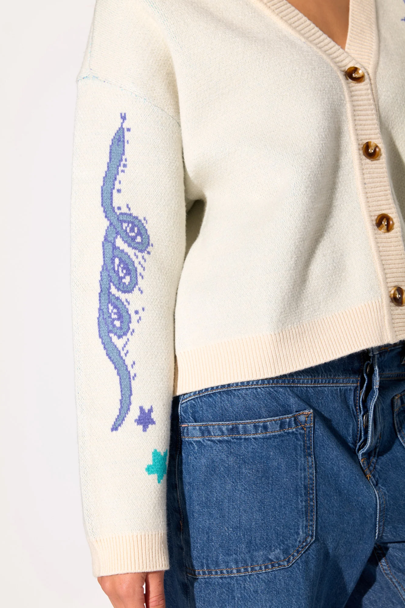 Hourglass Delaney Cardigan - Image 8