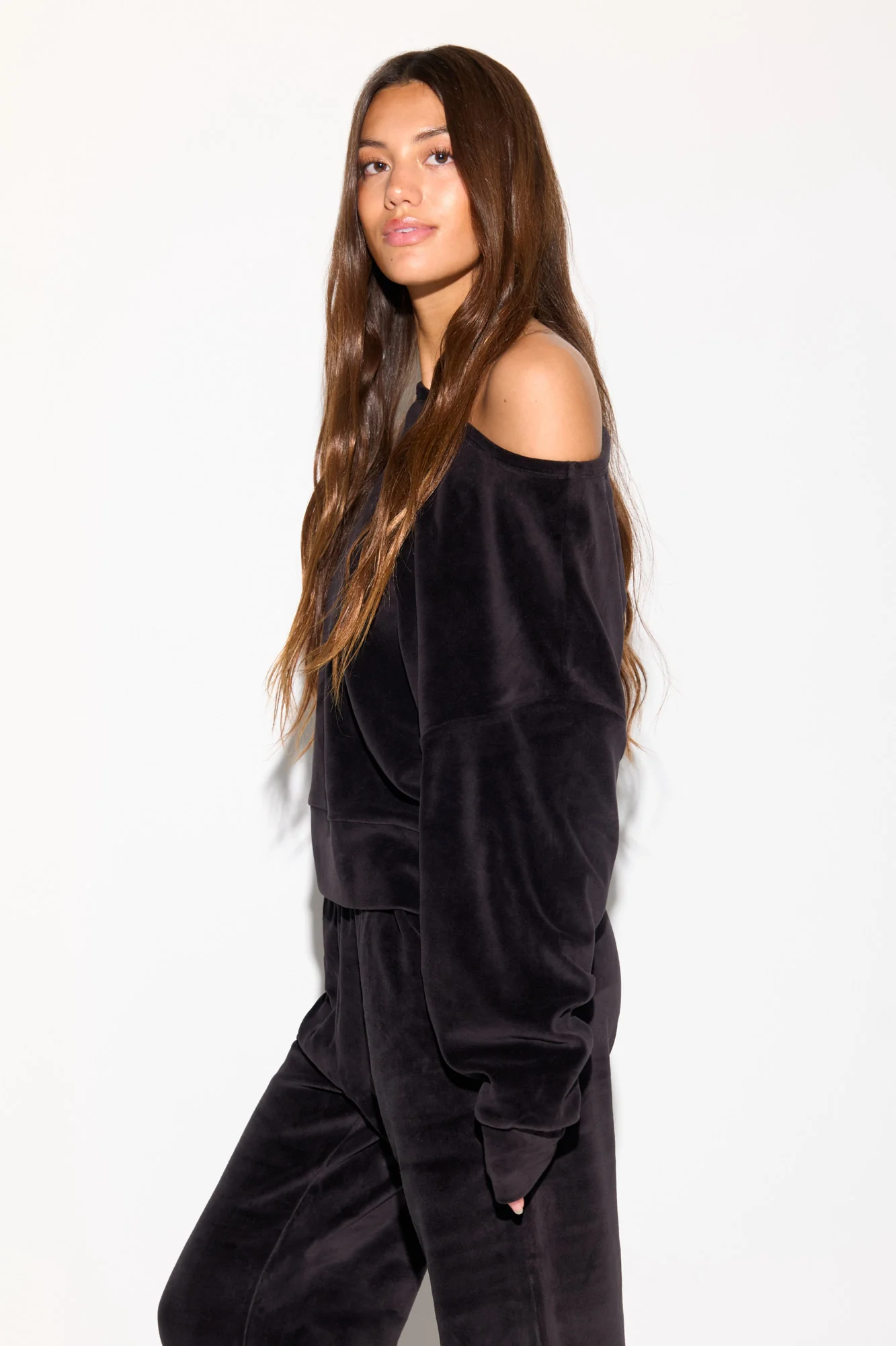 Velour Ava Sweatshirt - Image 3