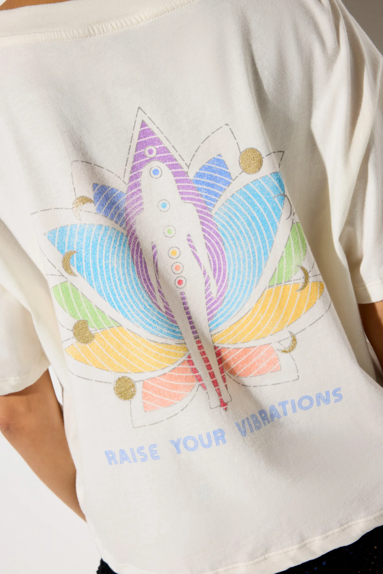 Feliz Short Sleeve V-Neck Tee - Image 5
