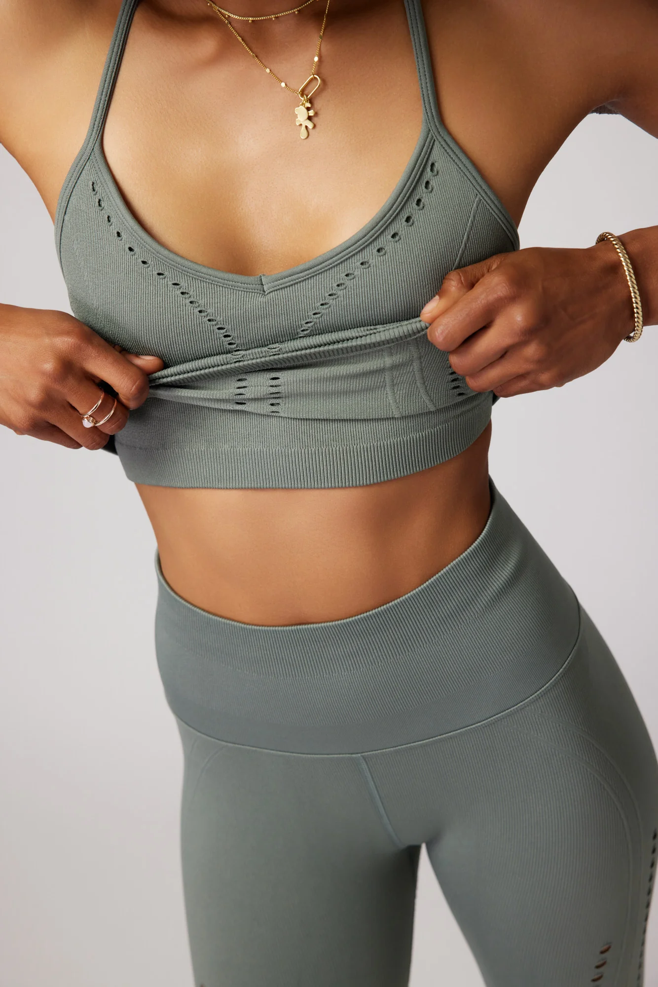 Thea Seamless Crop Tank - Image 3