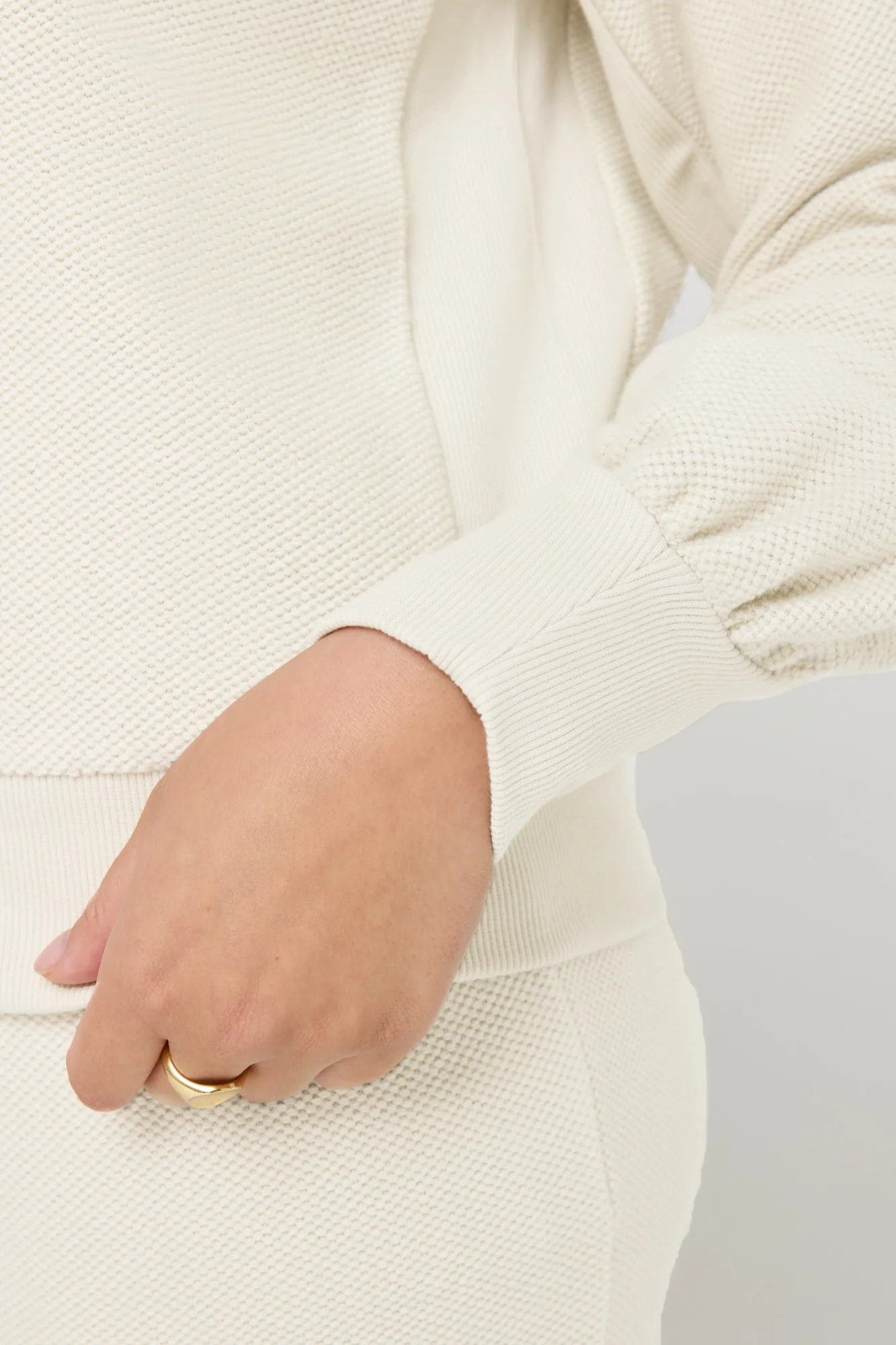 Andi Sweatshirt - Image 9