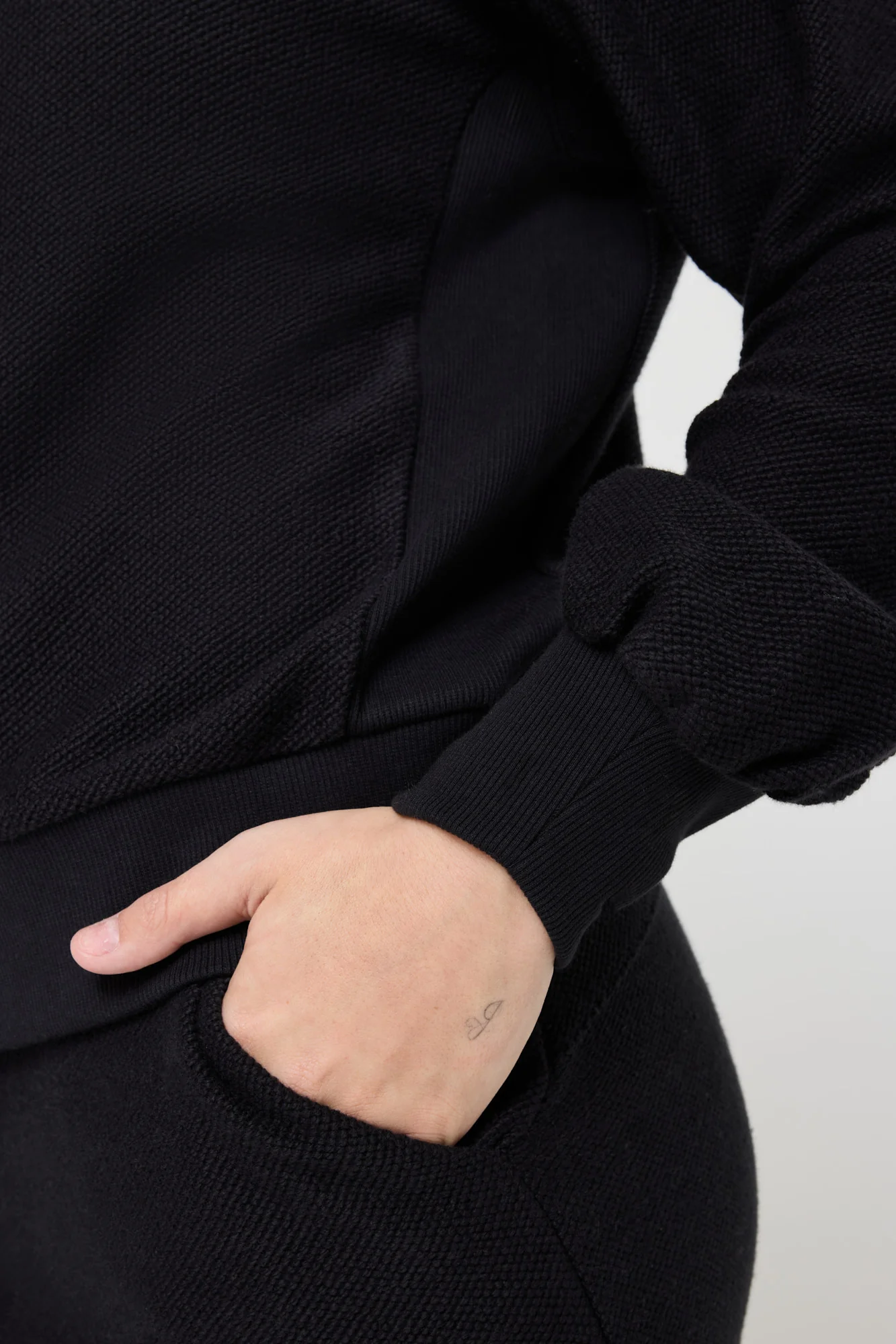 Andi Sweatshirt - Image 8