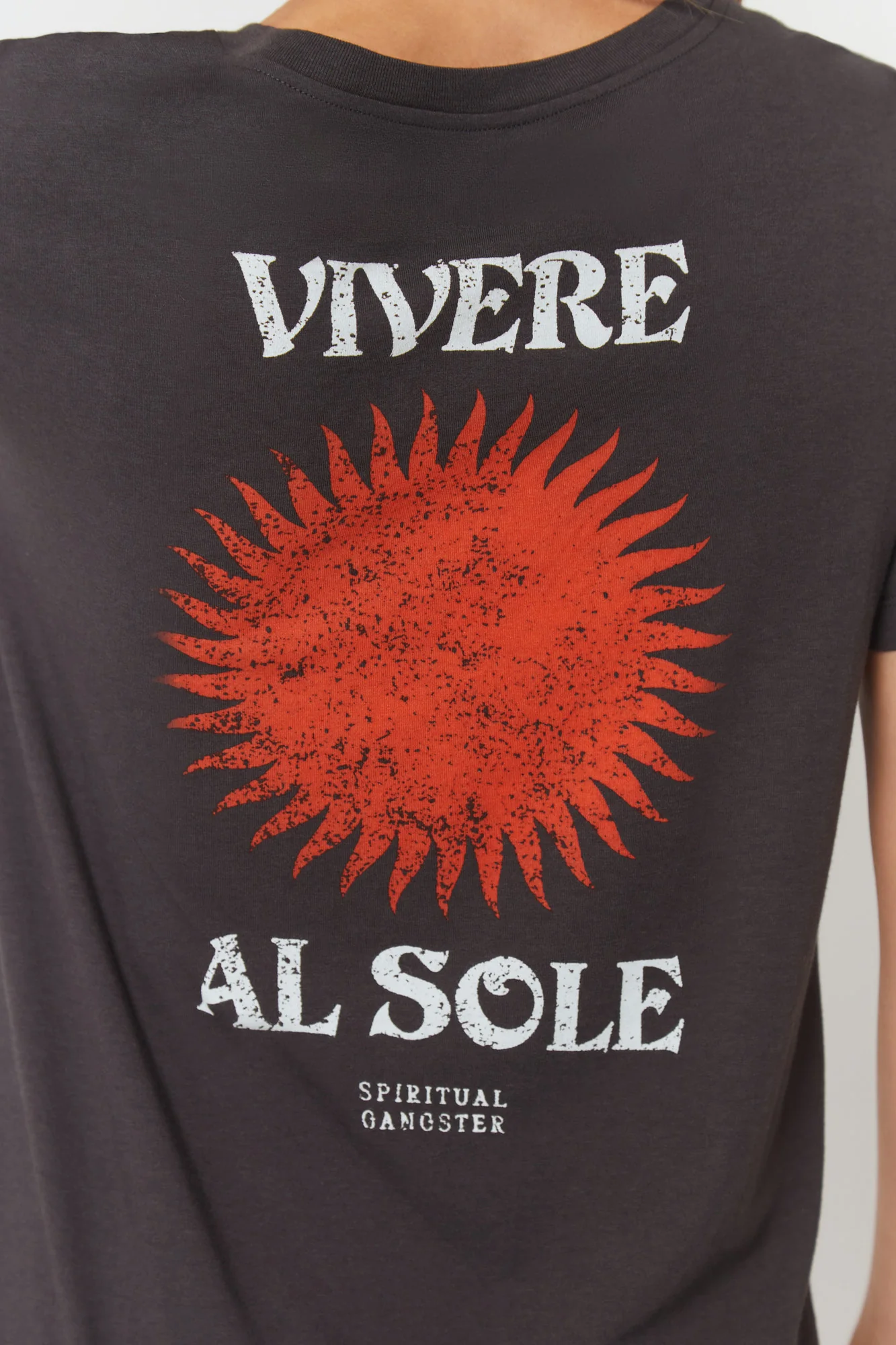 Vivere V Neck Tee - Image 2