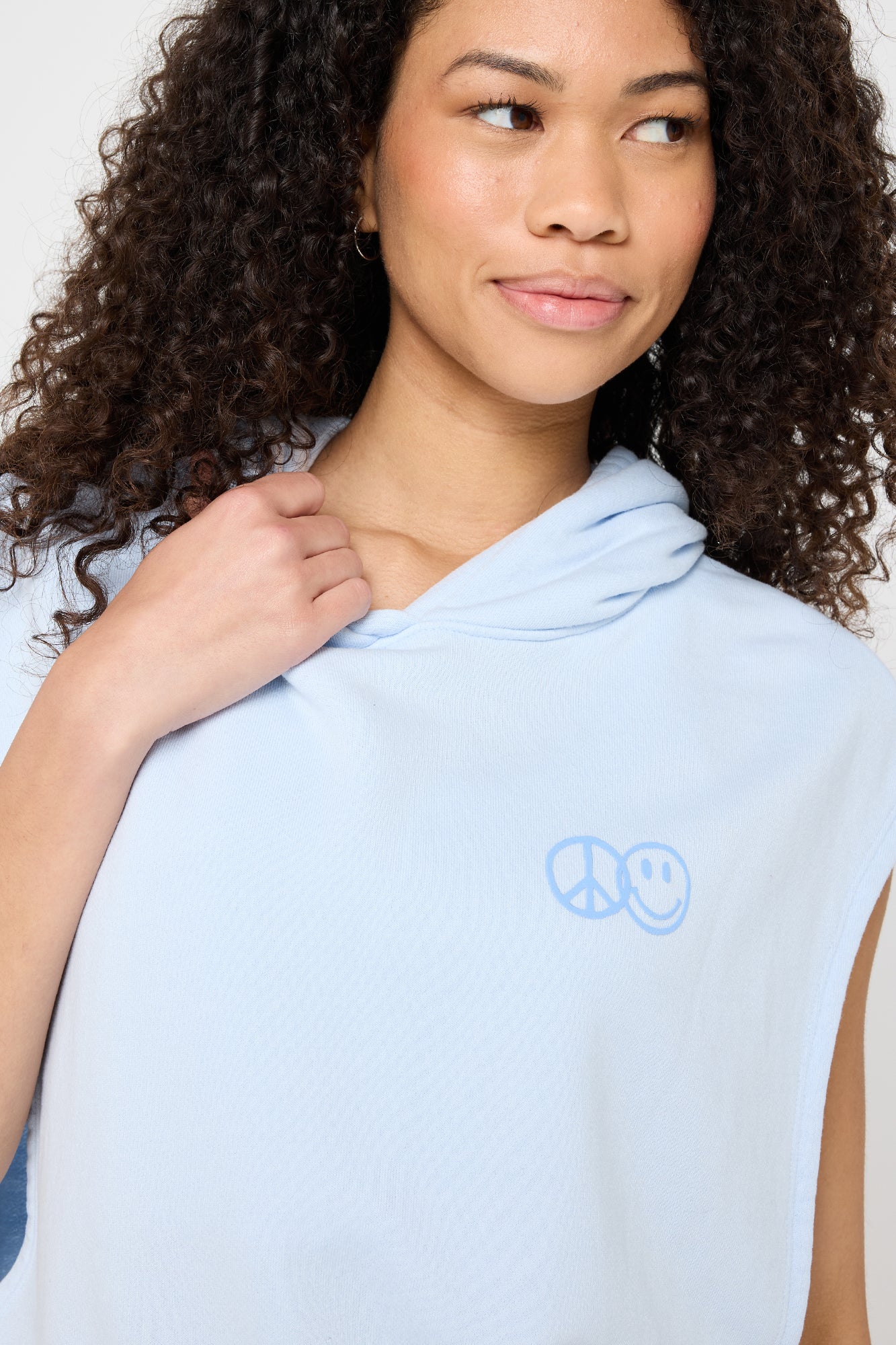 Haven Sleeveless Hoodie - Image 4