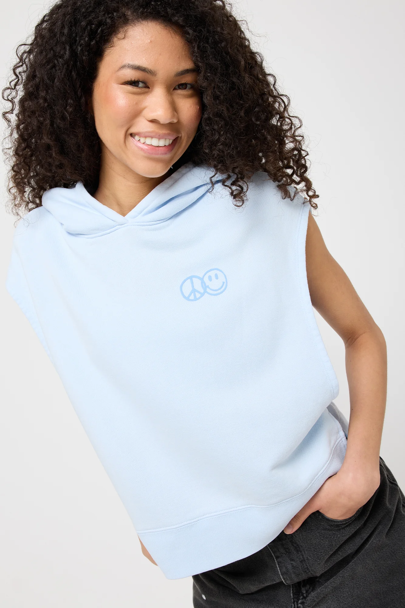 Haven Sleeveless Hoodie - Image 5