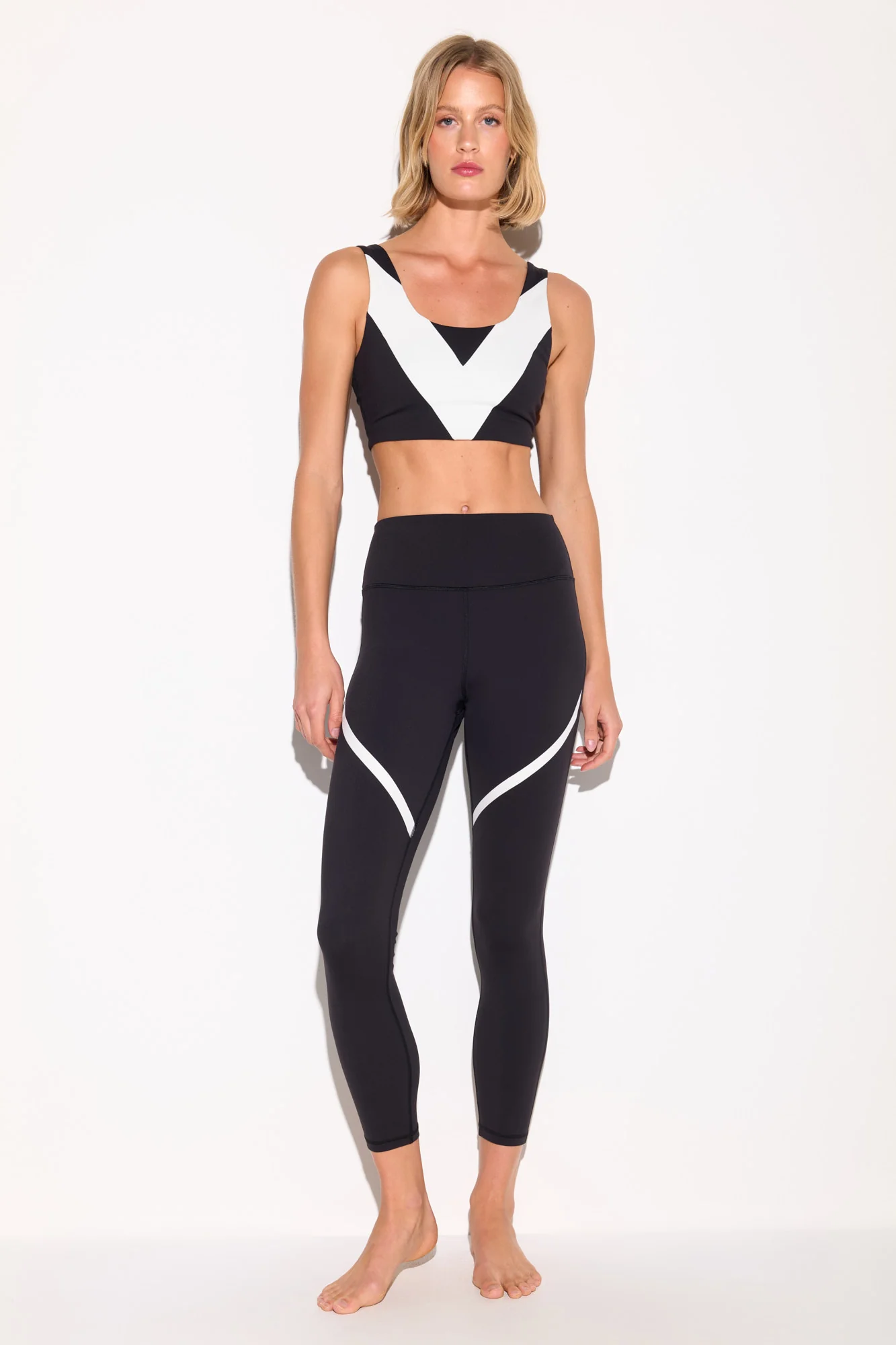 Aura Longline Bra - Image 7