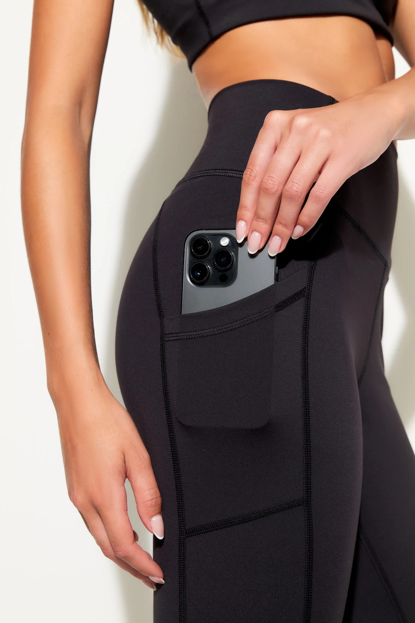 NirvanaTech Cruz 7/8 Pocket Legging - Image 6