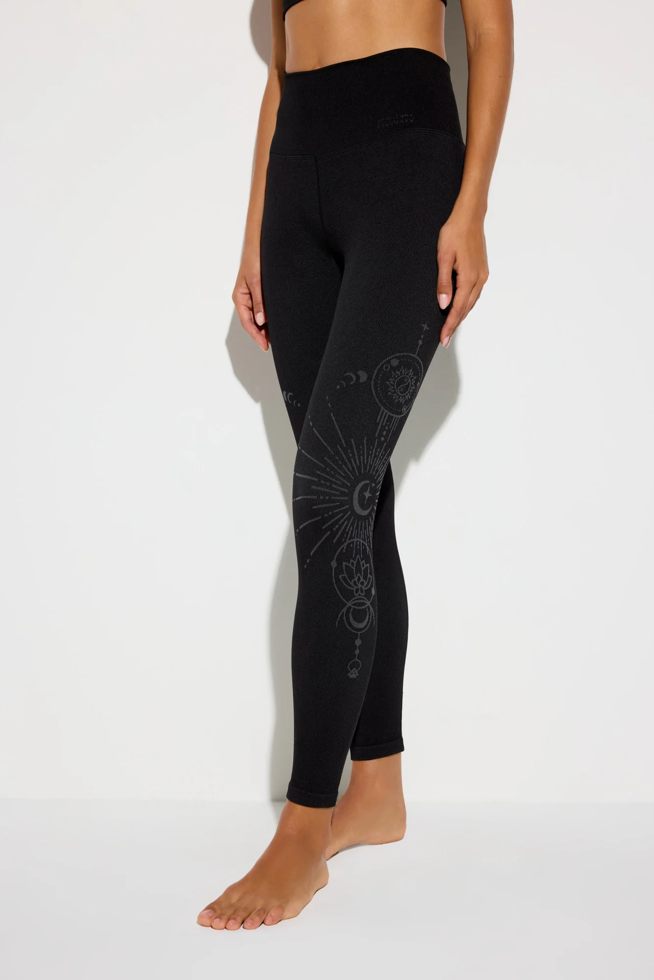 Seamless Lunar Light Icon Legging - Image 5