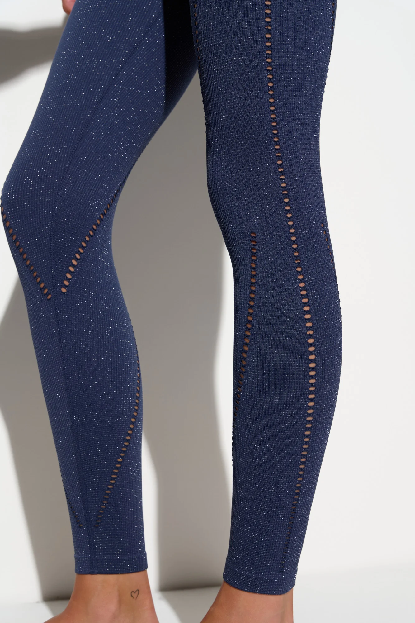 Shimmer Seamless Love Legging - Image 6