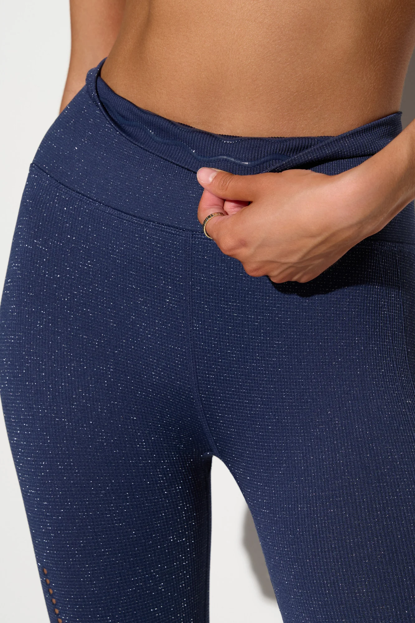 Shimmer Seamless Love Legging - Image 7
